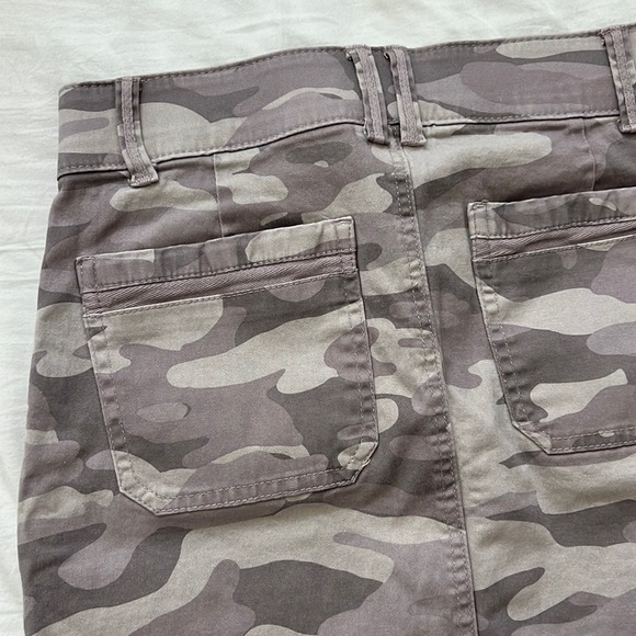 Democracy Ab technology Camo Mini Skirt size 2 - Picture 6 of 10